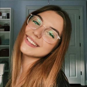 Meet your Posher, Alexandra